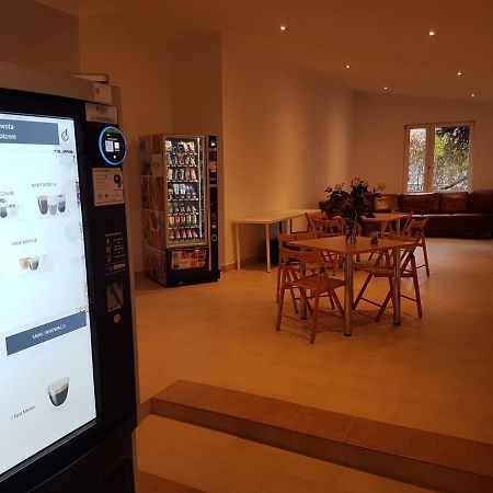 Hotelik Okecie 39 - Nocleg I Parking Blisko Lotnisko Okecie Варшава Экстерьер фото