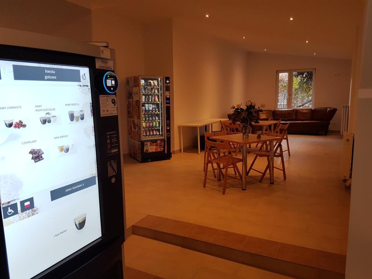 Hotelik Okecie 39 - Nocleg I Parking Blisko Lotnisko Okecie Варшава Экстерьер фото