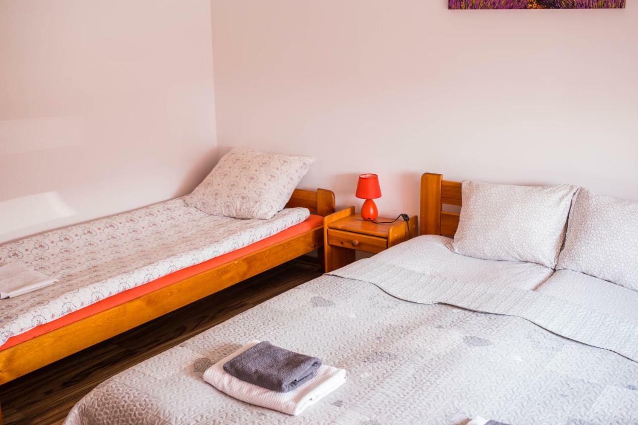 Hotelik Okecie 39 - Nocleg I Parking Blisko Lotnisko Okecie Варшава Экстерьер фото