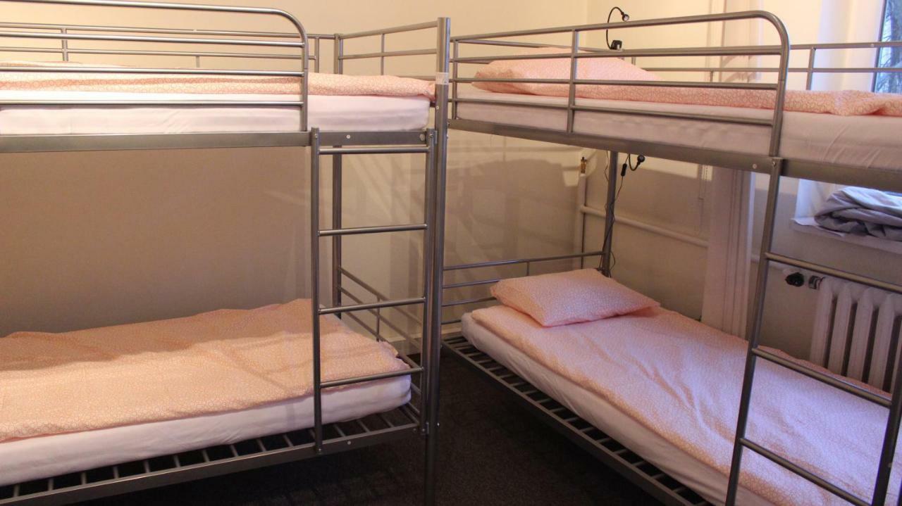 Hotelik Okecie 39 - Nocleg I Parking Blisko Lotnisko Okecie Варшава Экстерьер фото